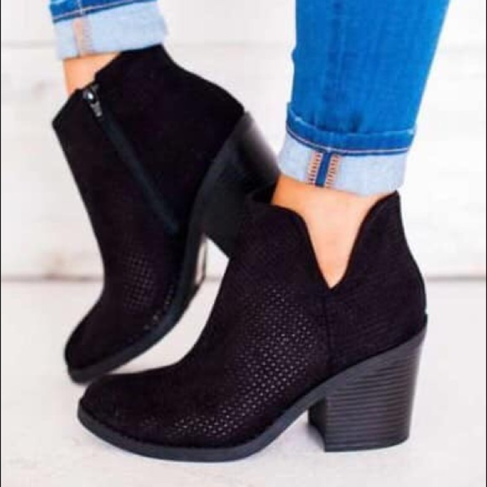 Black perforated booties ➡️PRICE FIRM⬅️